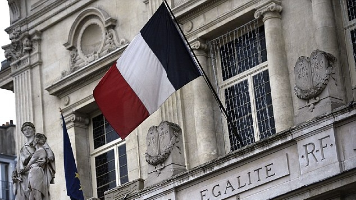 Γαλλία: Δημόσιος υπάλληλος πληρώνεται για 10 χρόνια χωρίς να δουλεύει